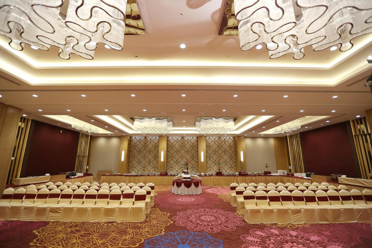 ראג'קוט The Imperial Palace מראה חיצוני תמונה